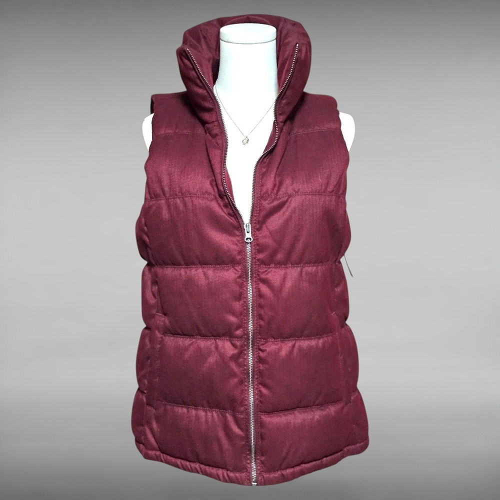 Old Navy M Burgundy Quilted Puffer Vest Zip Lightweight Layering Casual Core